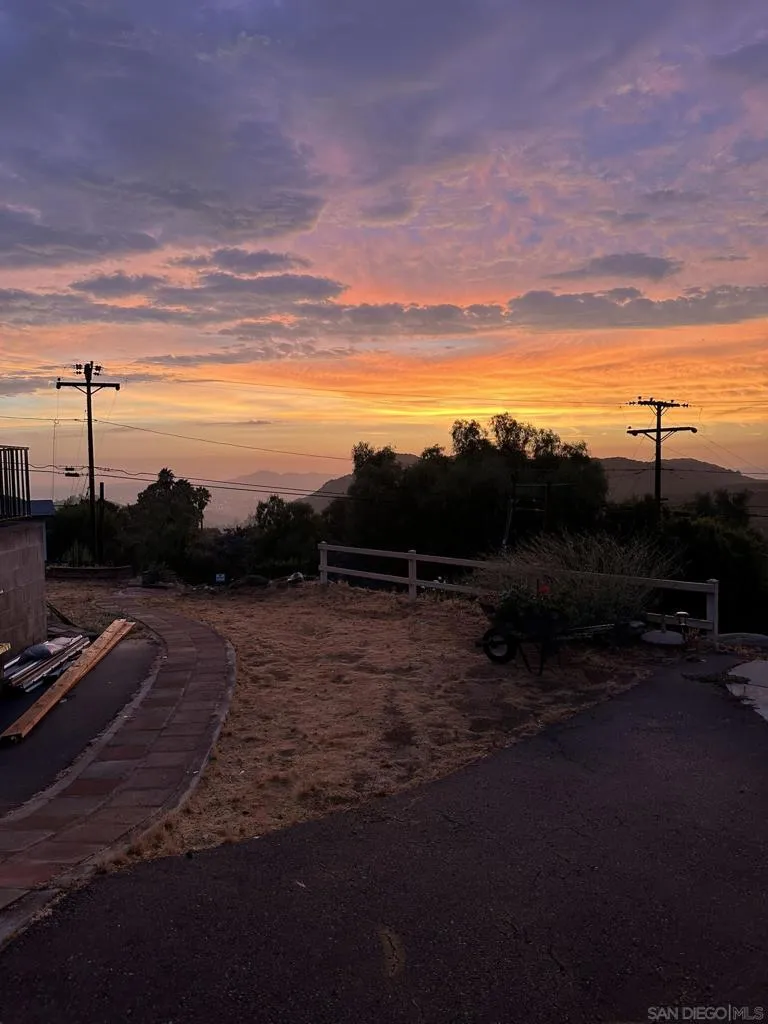 272 Lilac Dr, El Cajon, California 92021 home-pic-31